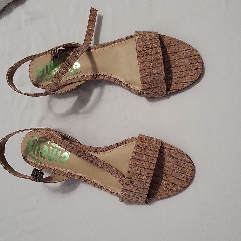 Ladies sandals, new without box, 7